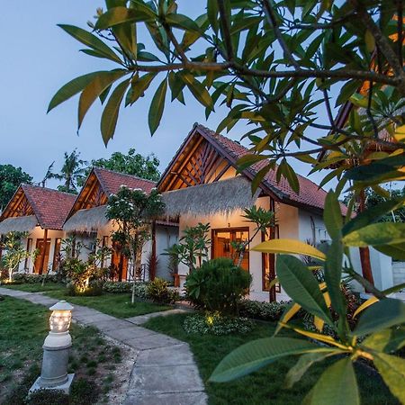 Camar Cottage & Hostel Toyapakeh Exteriér fotografie
